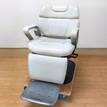 バーバー椅子 タカラベルモント INOVA イノーヴァ レッグレスト固定 背もたれ分離 ホワイト