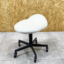 【中古】アイラッシュガレージ スツール 『 【GANA】  カルマース』ヌードベージュ 【中古】アイラッシュガレージ スツール 『 【GANA】  カルマース』ヌードベージュ