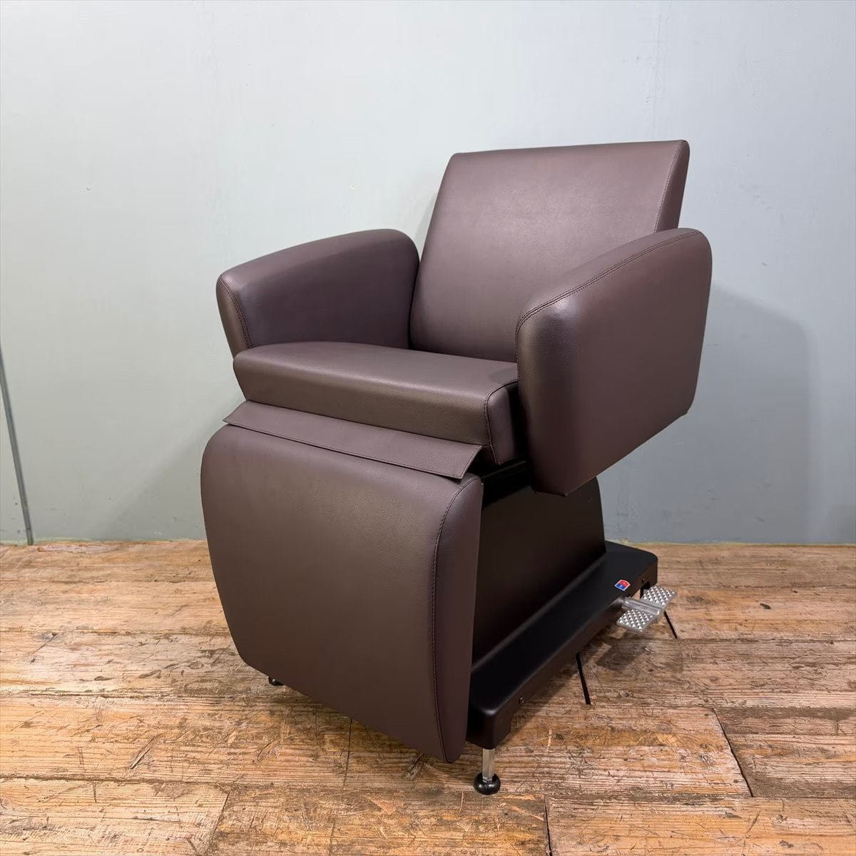 Alvin Sofa（アルビンソファー）レッグレスト連動の卸・通販