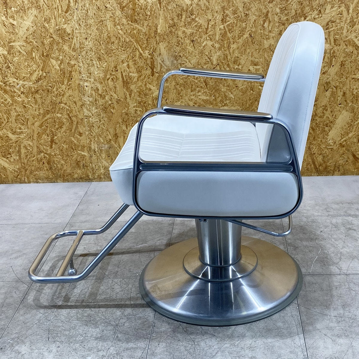 人気 タカラベルモント キャデラ 美容室 カットチェアー 椅子 レトロ ホワイト 中古】タカラベルモント セット椅子 『CADILLA（キャデラ）/SP-AD