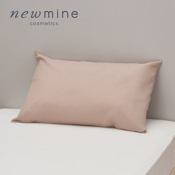 newmineコスメティックス　ピローケース ベージュ(63×43㎝枕用カバー)≪化粧品≫ 1