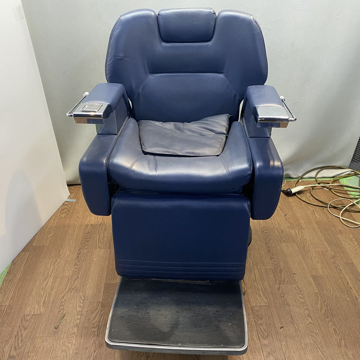 中古】タカラベルモント 理容椅子『PRIME HITECHNO(プライム