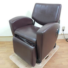 タカラベルモント NSSミラク ダークブラウン M レッグレスト連動タイプ