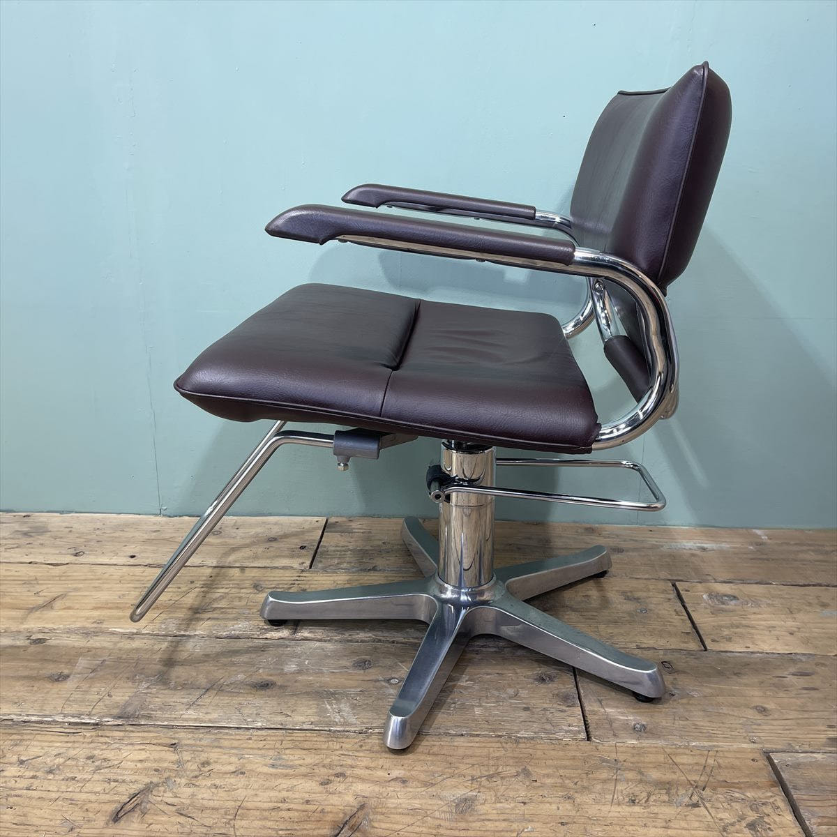 2脚 3月末まで 引き取り限定 タカラベルモント ハープ スタイリング チェア HARP | チェア | 製品情報 | タカラベルモント