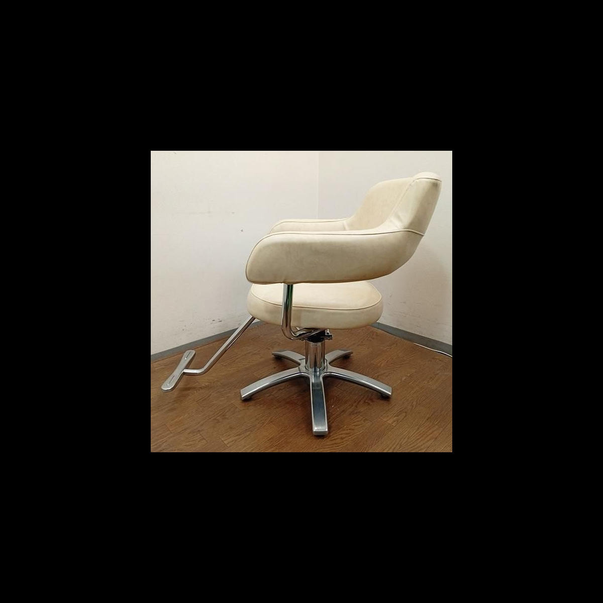 タカラベルモント Minamo ミナモ アイボリー 新品レザー張替済の卸