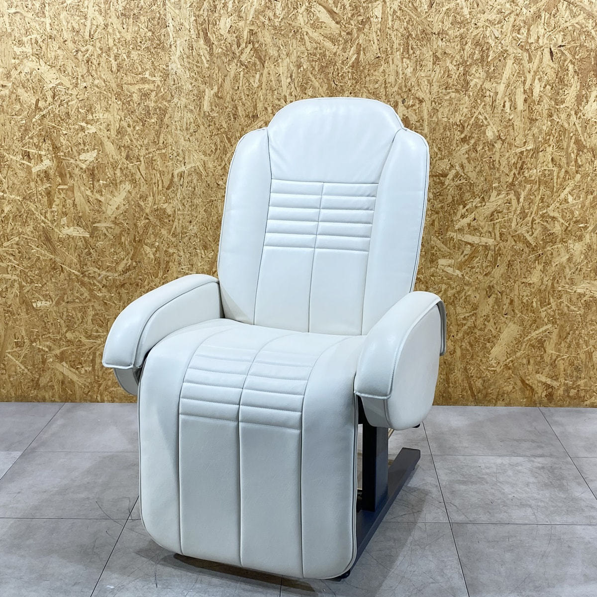 中古】タカラベルモント アイラッシュチェア 『快適美顔』アイボリーの