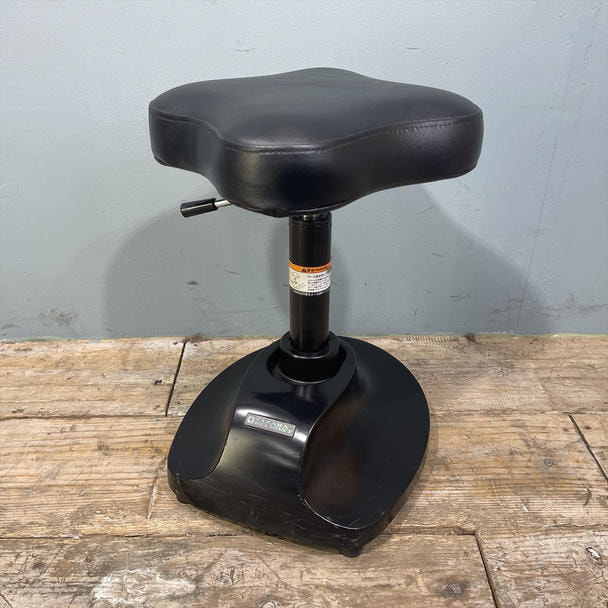 タカラベルモント ESPOIR STOOL（エスポワールスツール） 1