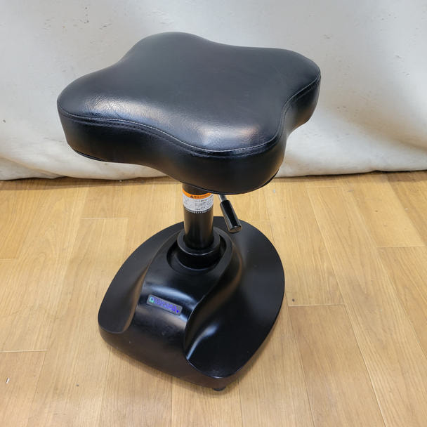 極美品 タカラベルモント　ユメ　エスポワール　スツール YUME ESPOIR(ユメ エスポワール) 専用スツールの卸・通販 | ビューティ