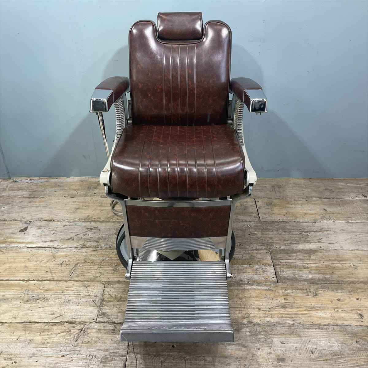 昭和レトロバーバーチェア タカラベルモント 昭和レトロ バーバーチェア（理容椅子）の卸