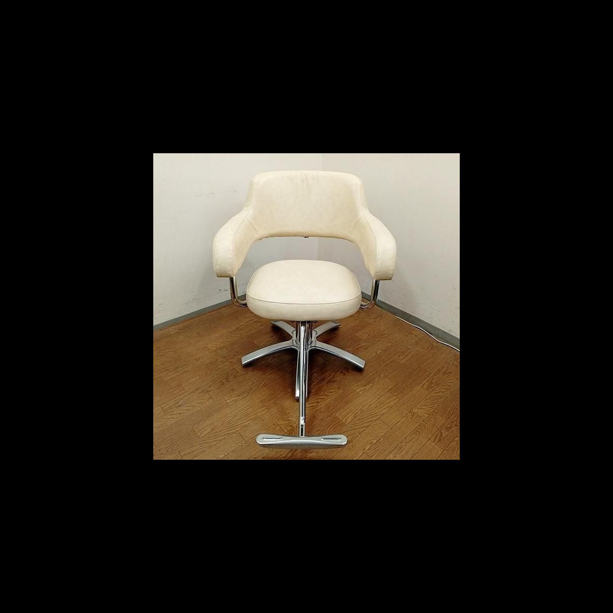 タカラベルモント Minamo ミナモ アイボリー 新品レザー張替済の卸
