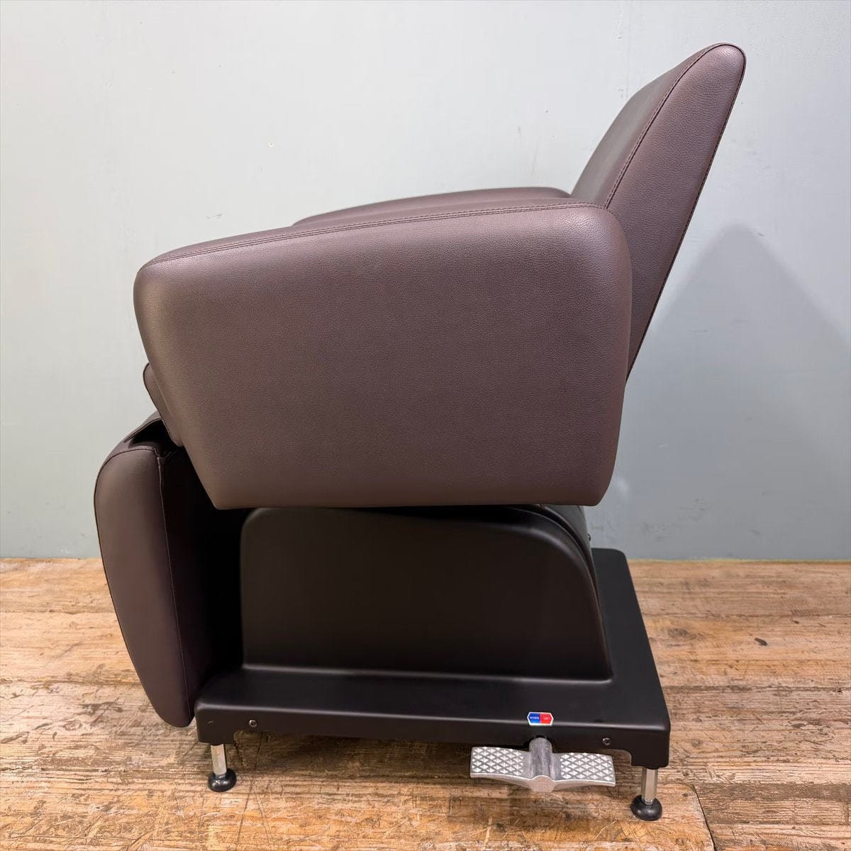 Alvin Sofa（アルビンソファー）レッグレスト連動の卸・通販