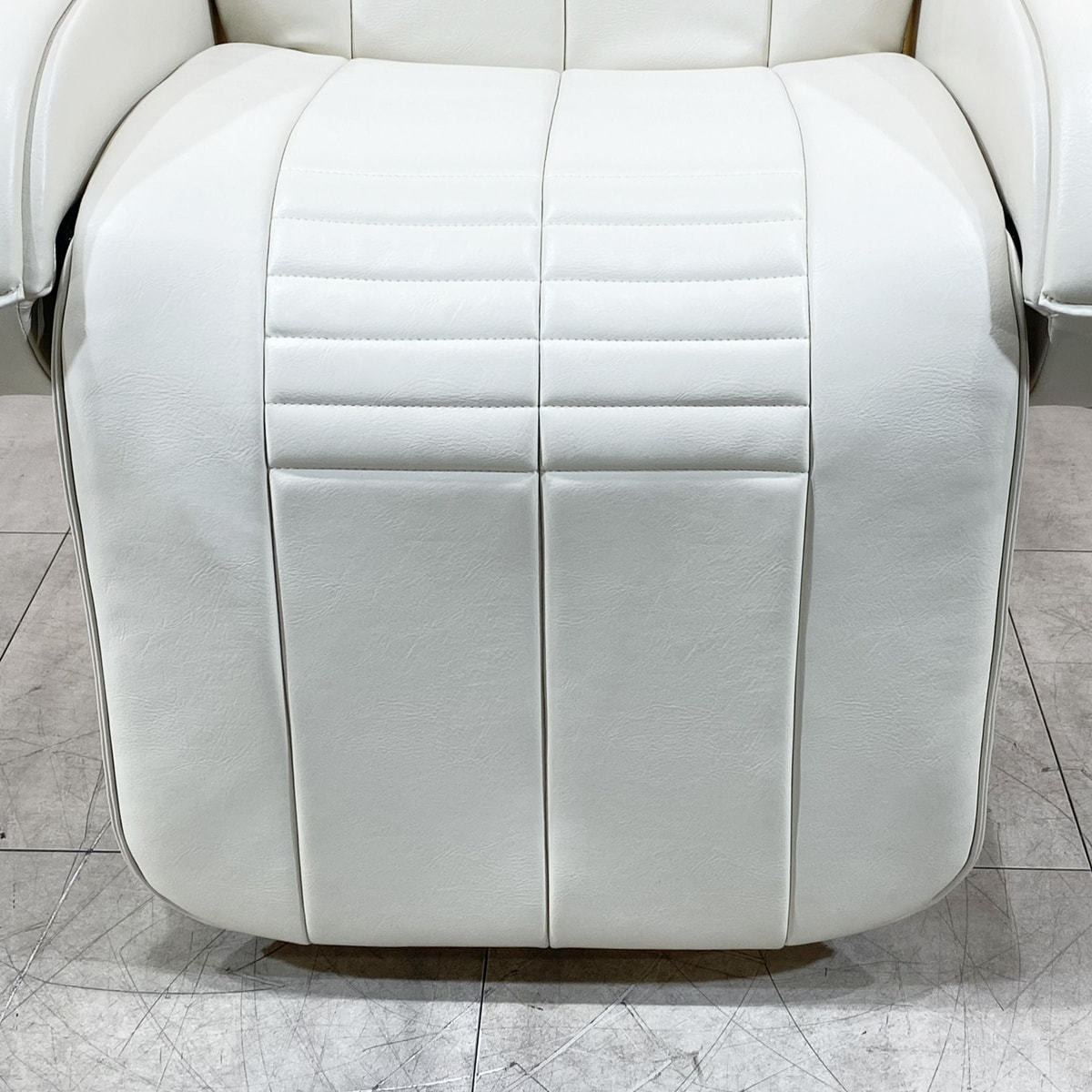 中古】タカラベルモント アイラッシュチェア 『快適美顔』アイボリーの