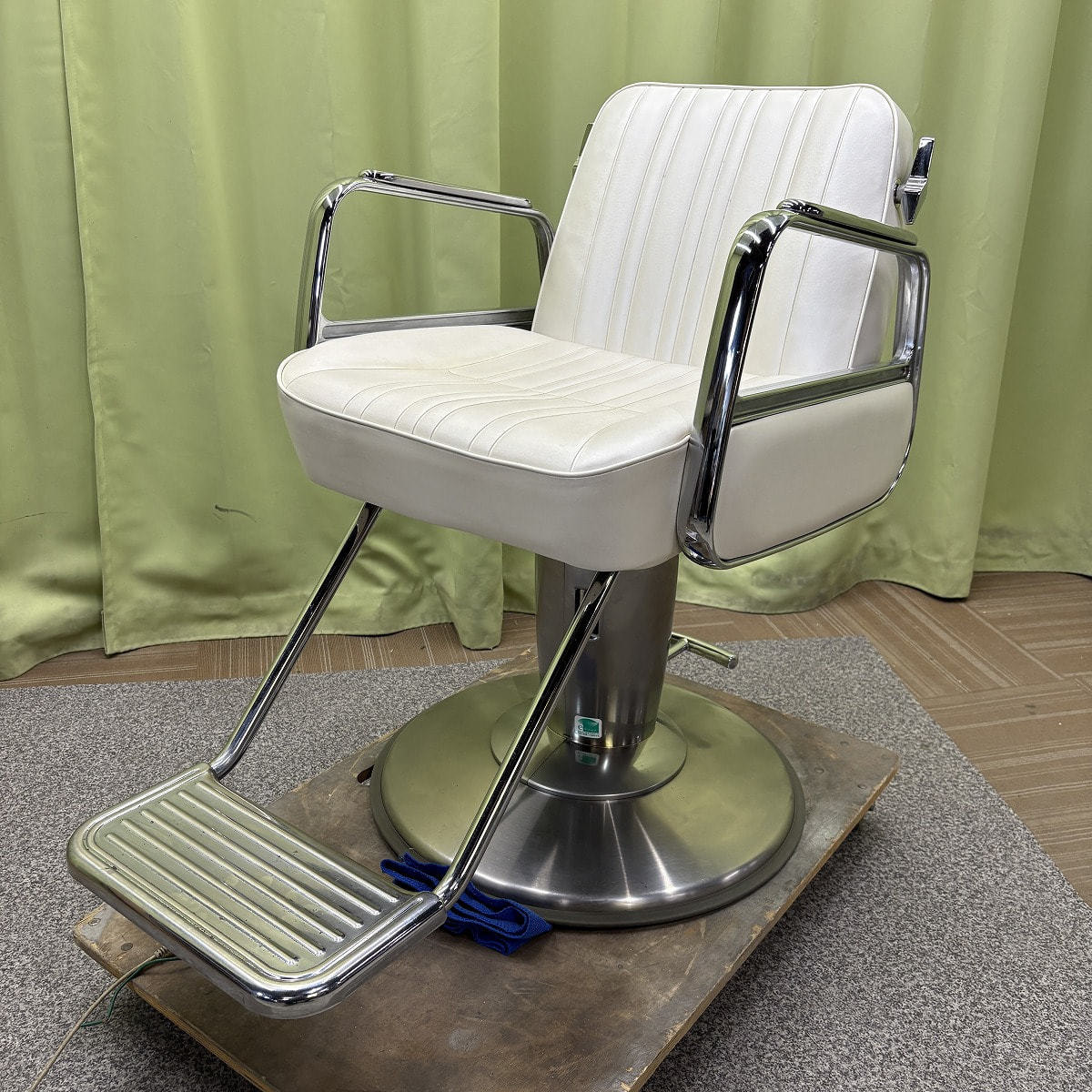 セット椅子　タカラベルモント CADILLA（キャデラ）　電動ベースSP-ED CADILLA (キャデラ) SP-EDの卸・通販 | ビューティガレージ