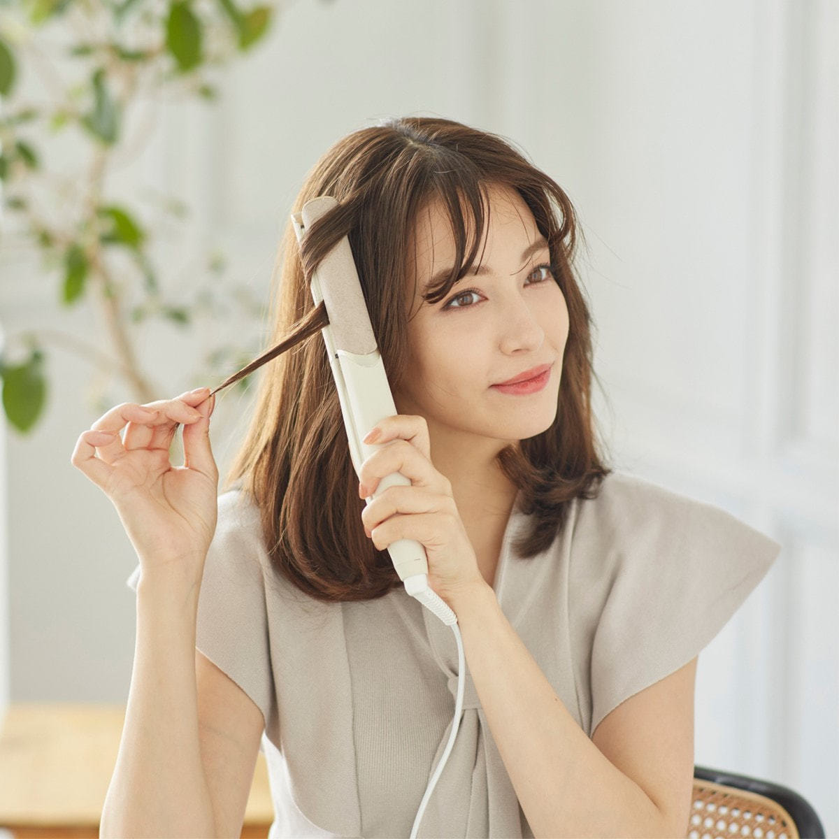マイナスイオンストレートアイロン KHS-8770/C・K｜ヘアアイロン
