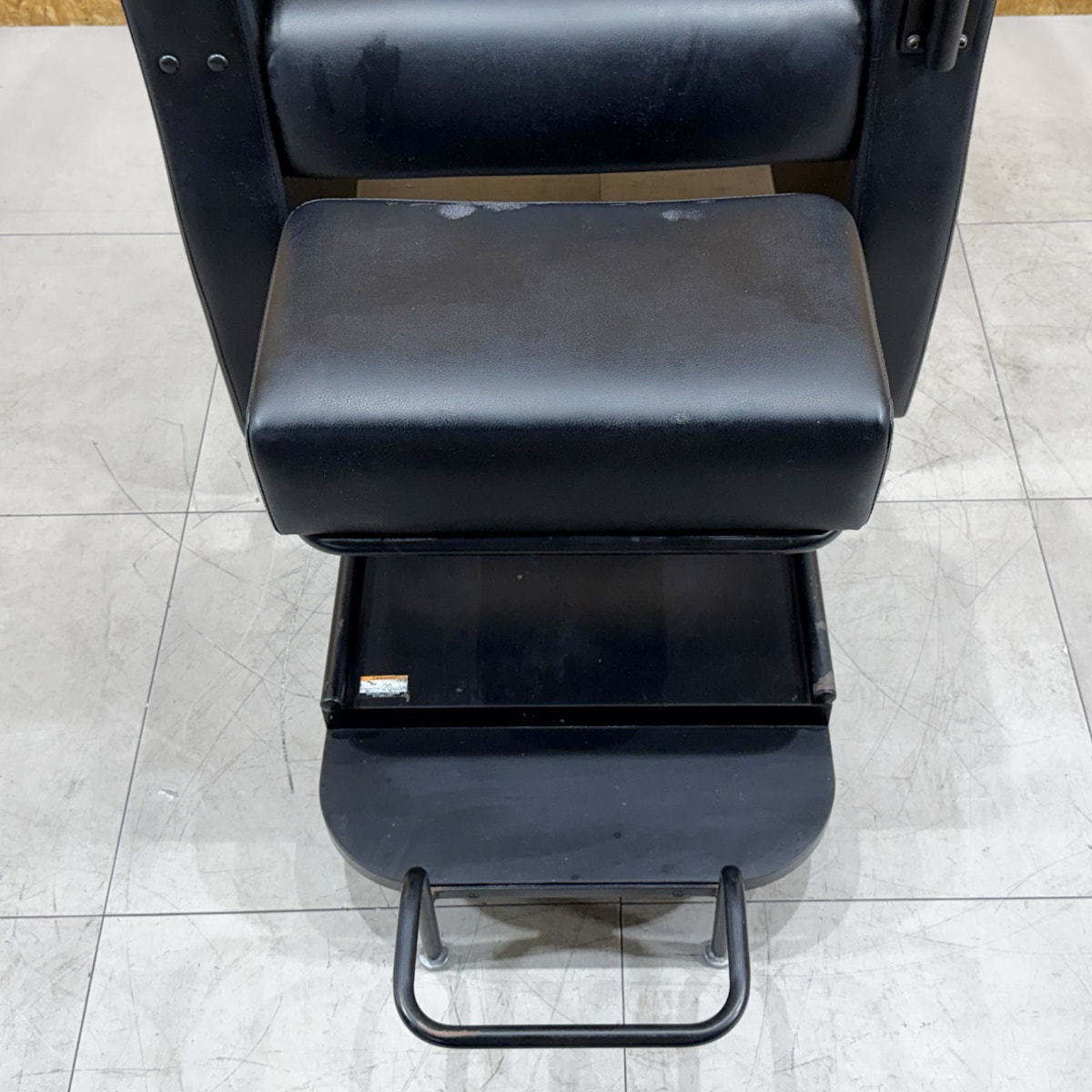 中古】タカラベルモント ネイルチェア 『REINE II Cil（レーヌ2 シル