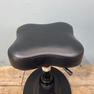 タカラベルモント ESPOIR STOOL（エスポワールスツール） 3