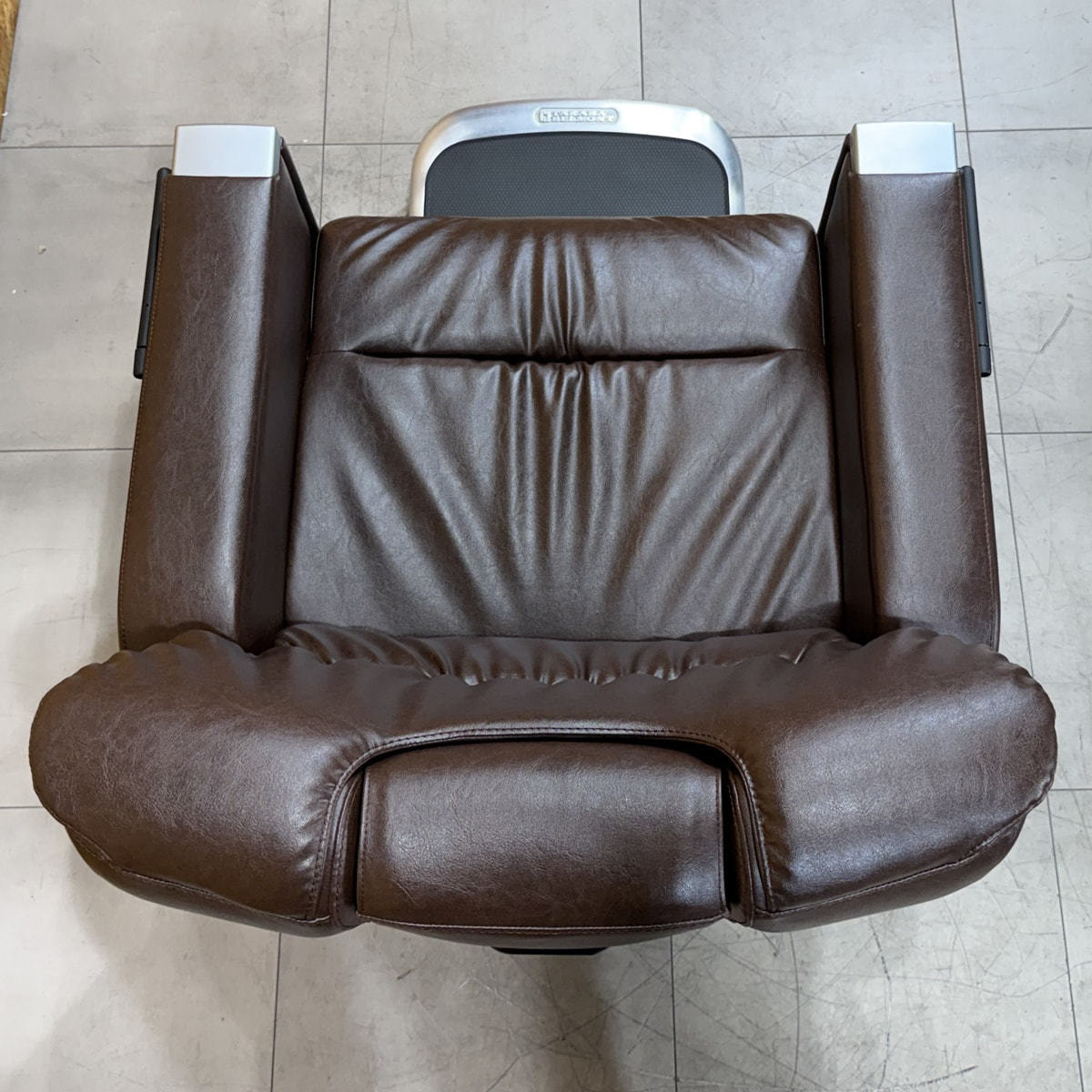 中古】タカラベルモント 理容椅子 『BRAMU（ブラーム）』YSW レッグ