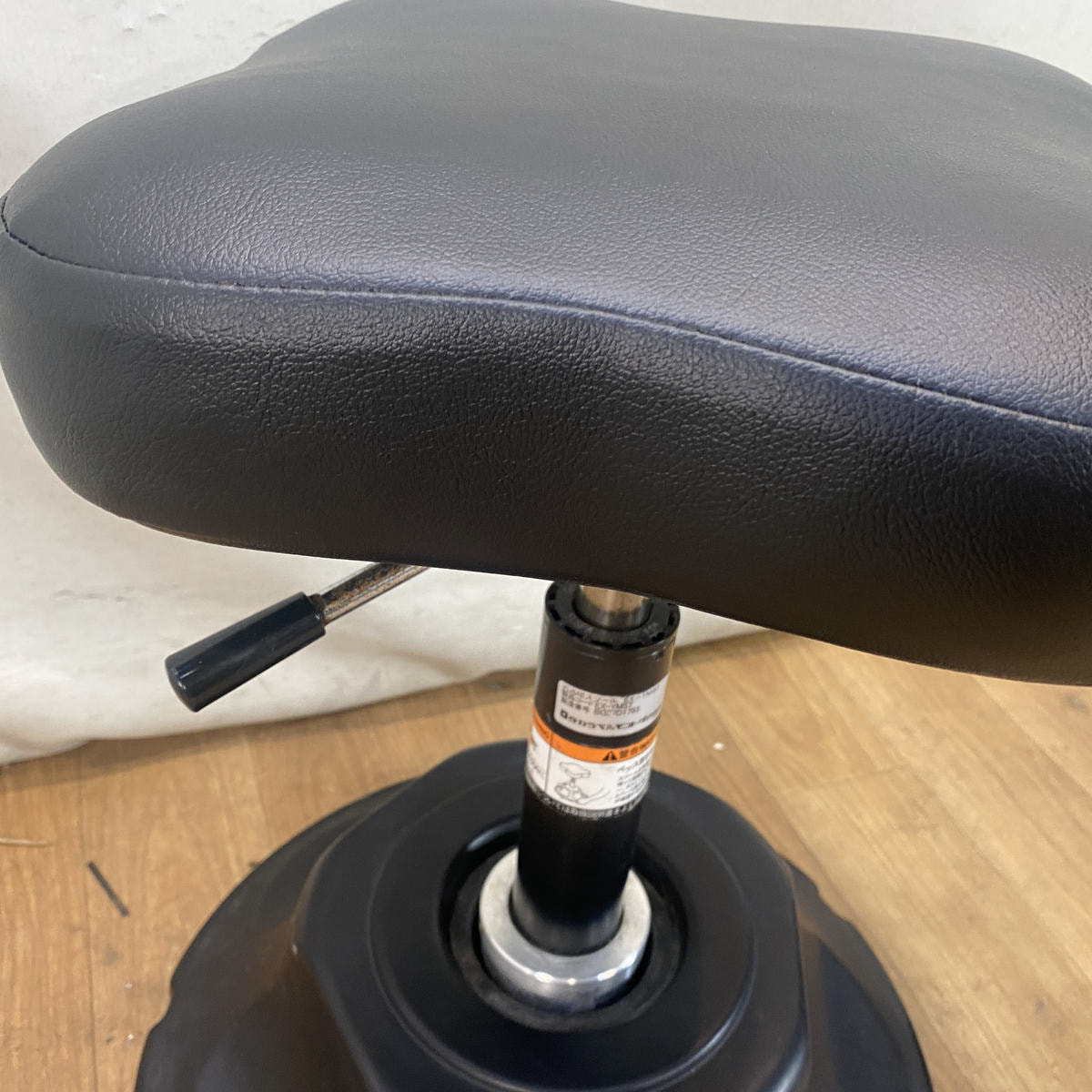シート張替品）YUME スツール EX-YMST 黒の卸・通販 | ビューティガレージ