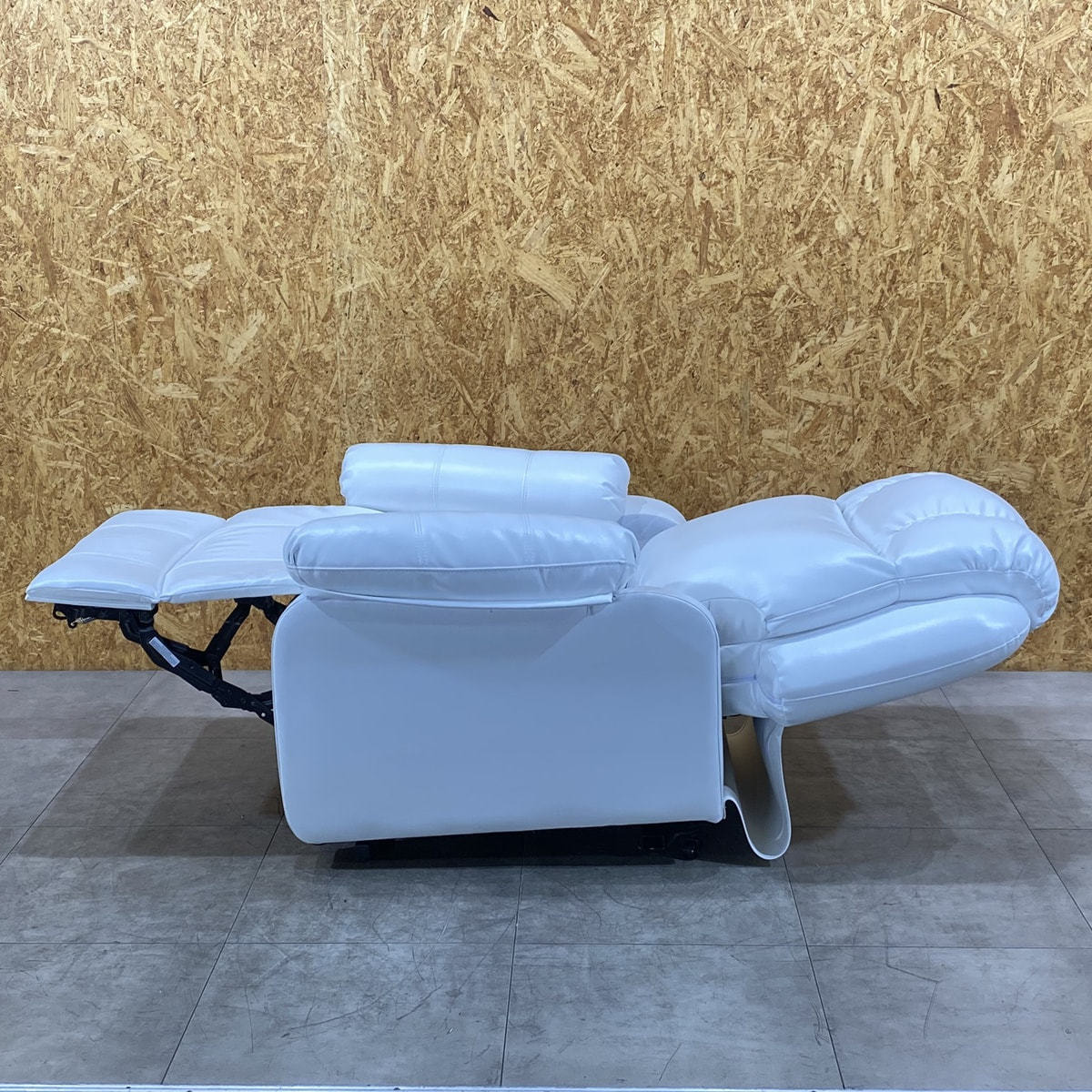 電動チェアSHIFFON Jr シフォンジュニア ホワイト 中古 美品 動作良好 中古】ビューティガレージ 電動ラウンジチェア『SHIFFON Jr