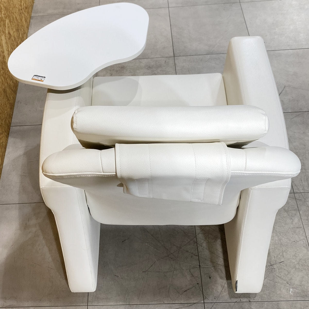 中古】タカラベルモント ネイルチェア 『REINE II Cil（レーヌ2 シル