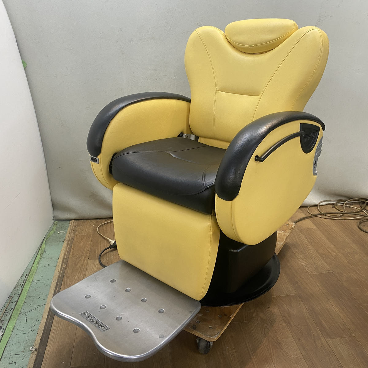 タカラベルモント　VARIO ヴァリオ　理美容椅子 タカラベルモント VARIO(ヴァリオ) ダンプポンプタイプの卸・通販