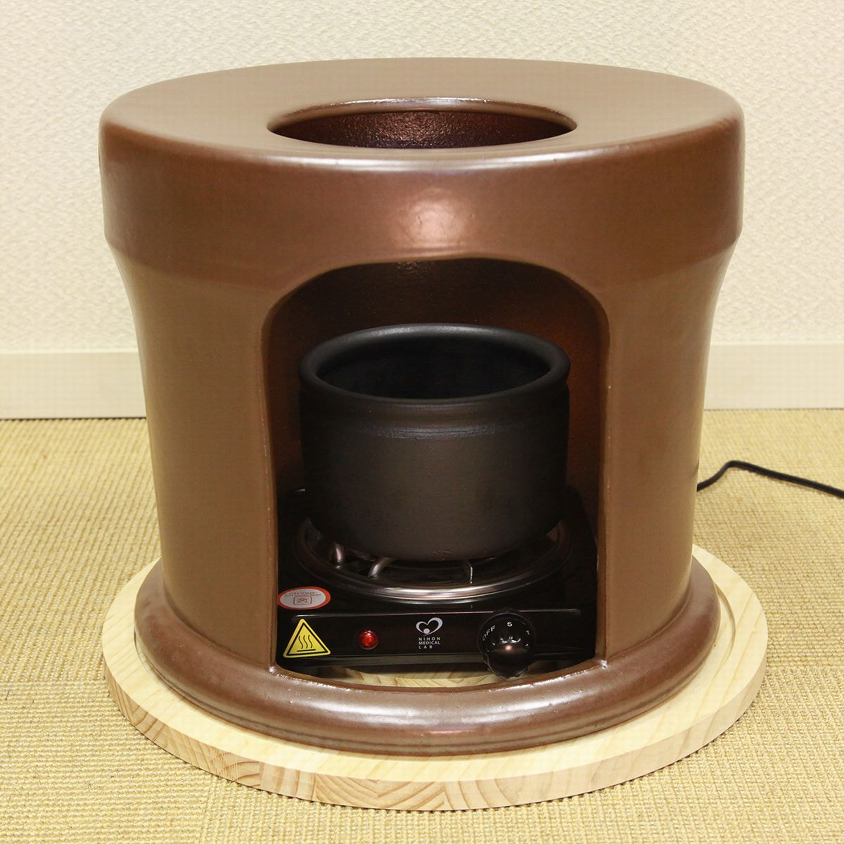 オーダーメイドした座浴器。日本の家具職人が手作りしたよもぎ蒸し座浴