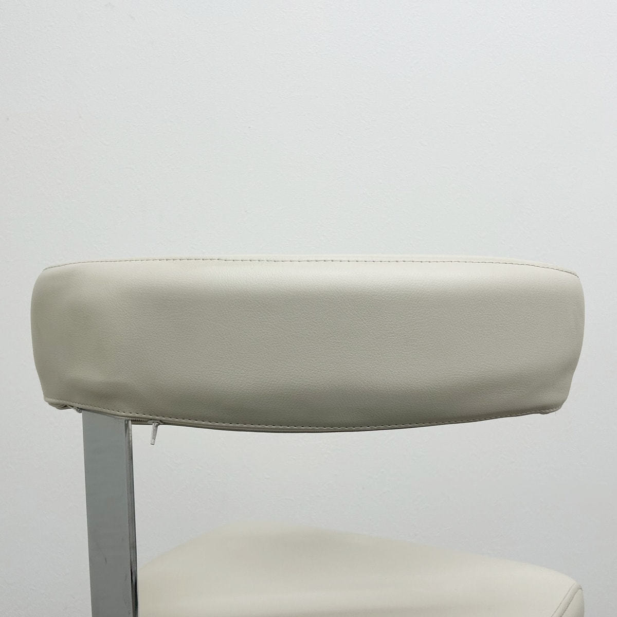 RICHE Stool（リーチェスツール）の卸・通販 | ビューティガレージ