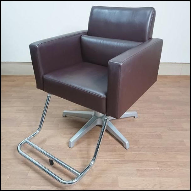 タカラベルモント LIM chair 03 リムチェア ダークブラウン Wステップ 5本脚ベース 1