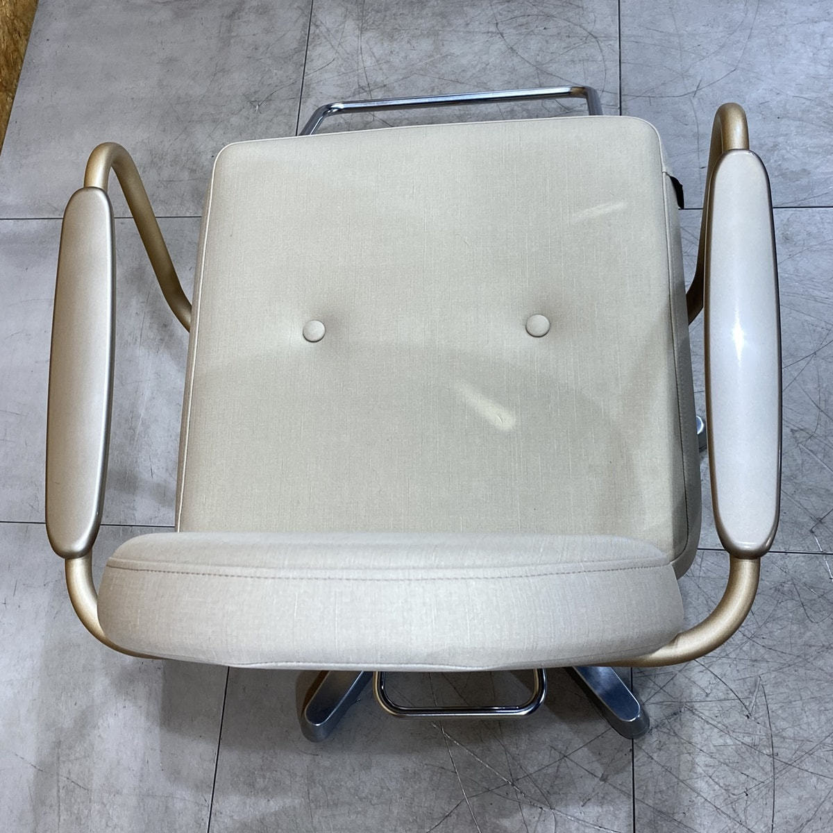 中古】タカラベルモント スタイリングチェア 『THEIAシリーズ Cirk