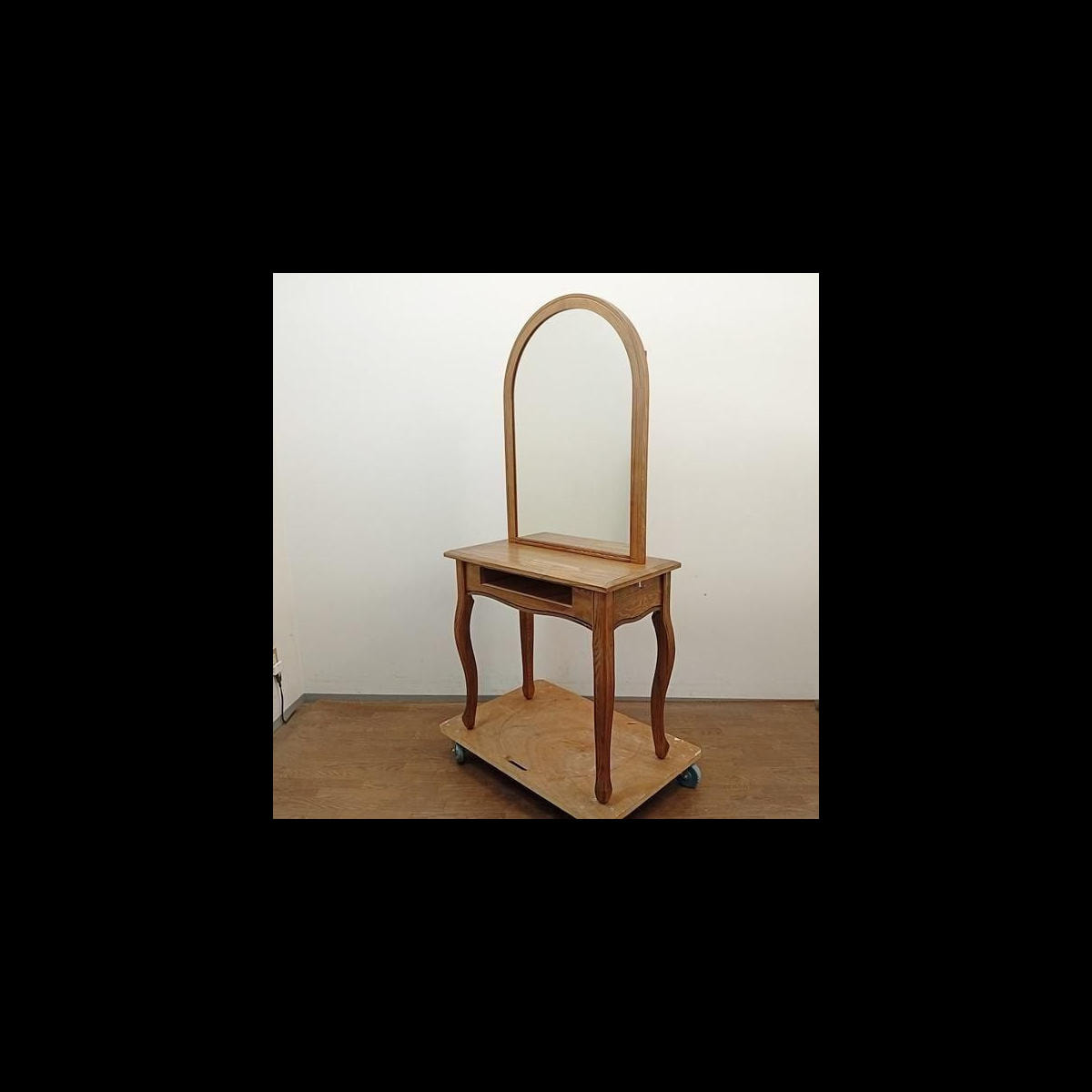自立式片面ドレッサー 木製アーチ型 ナチュラルウッド 木目ブラウンの 