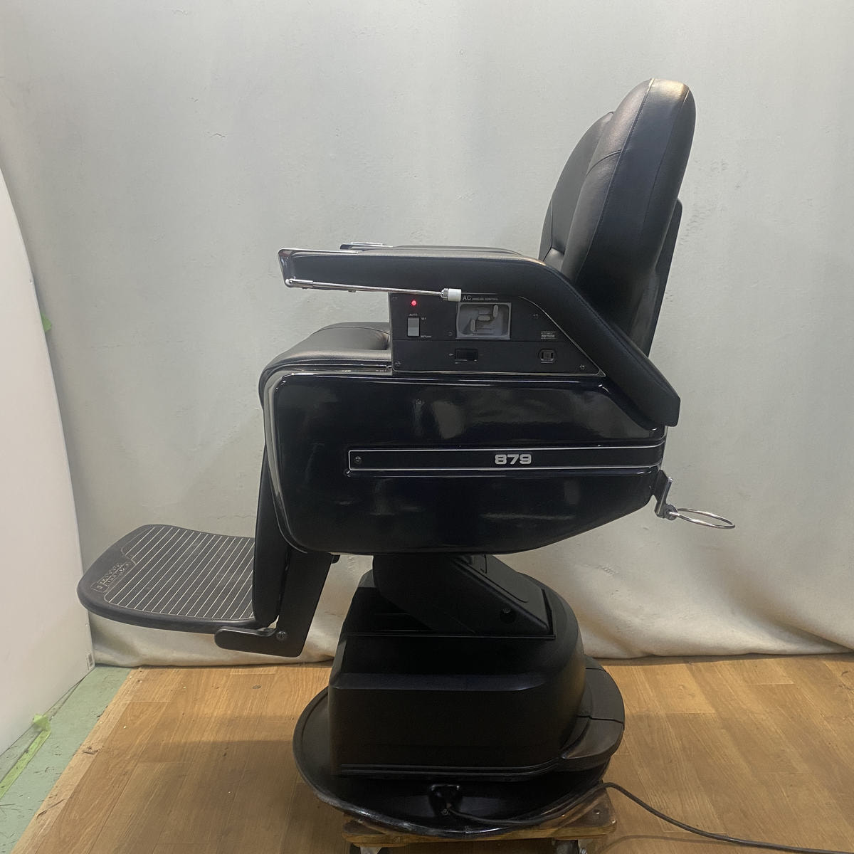 【Diego様】タカラベルモント PROSTAFF 879 理容椅子 完売【中古】タカラベルモント 理容椅子『PRO STAFF（プロスタッフ