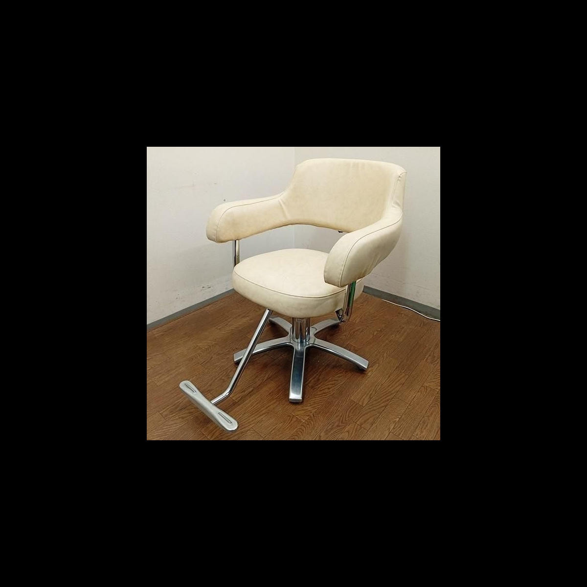 タカラベルモント Minamo ミナモ アイボリー 新品レザー張替済の卸