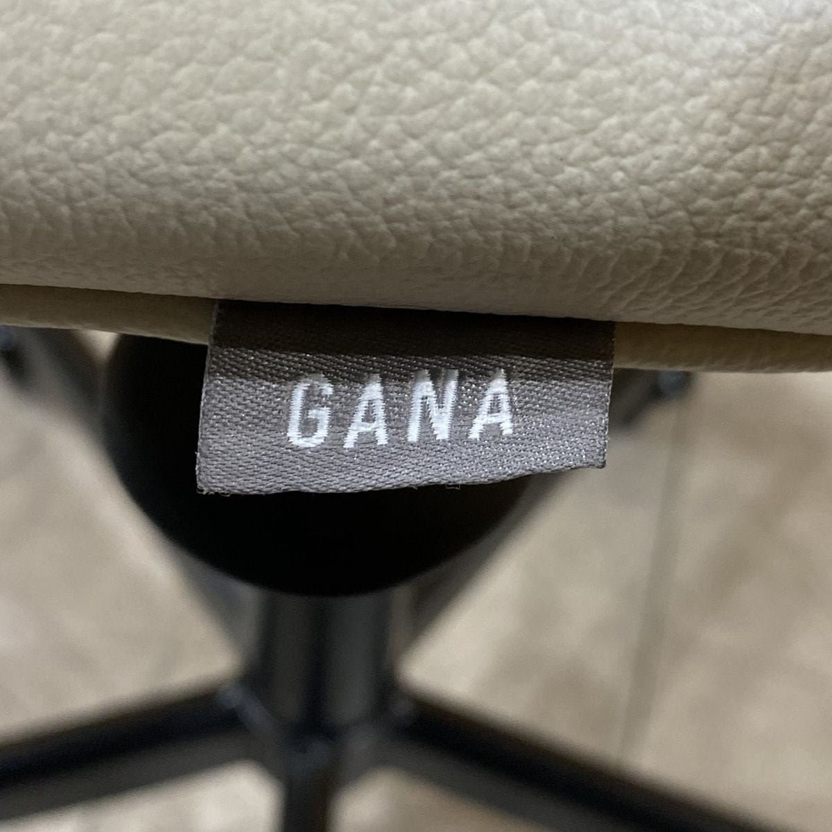 中古】アイラッシュガレージ スツール 『 【GANA】 カルマース』ヌード