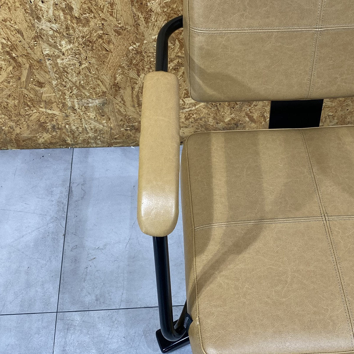 中古】タカラベルモント スタイリングチェア 『THEIAシリーズ Carre