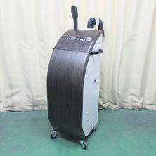 Parrucchi　prego（パルッキー　プレゴ）