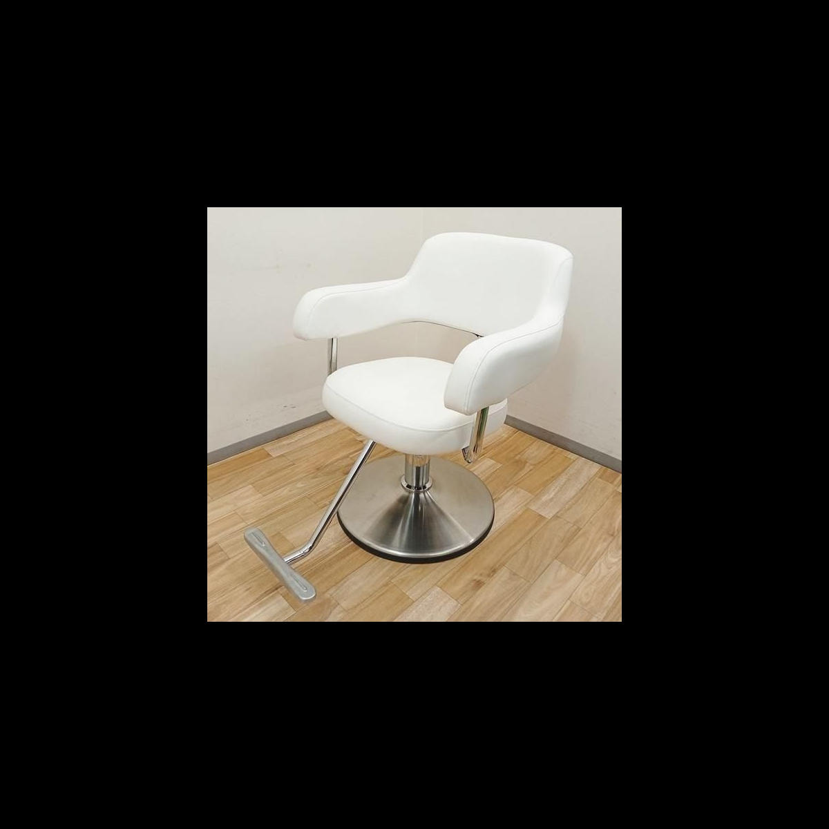 タカラベルモント Minamo ミナモ ホワイト 純正レザー 丸ベースの卸