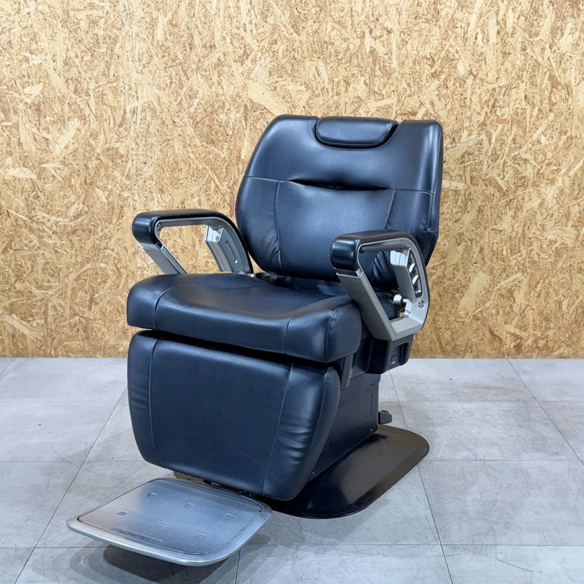 中古】タカラベルモント 理容椅子 『INOVA-EX（イノーヴァEX）』レッグ