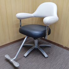 タカラベルモント スタイリングチェア YAMA ヤマ 白黒 タカラベルモント スタイリングチェア YAMA ヤマ 白黒