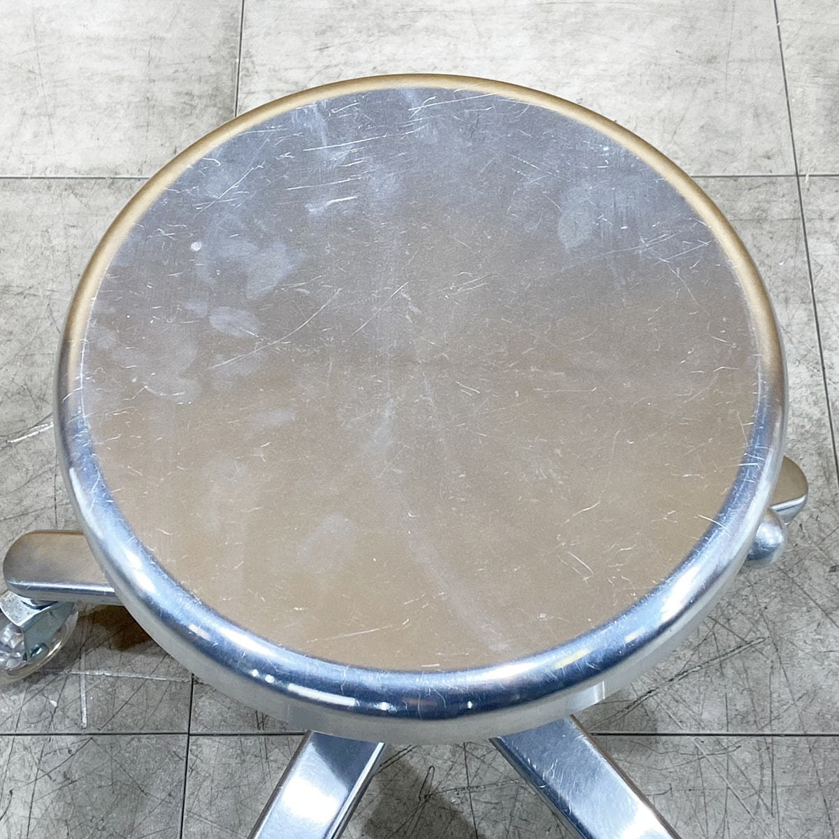 中古】タカラベルモント スツール 『D-STOOL ALUMI（D-スツール アルミ