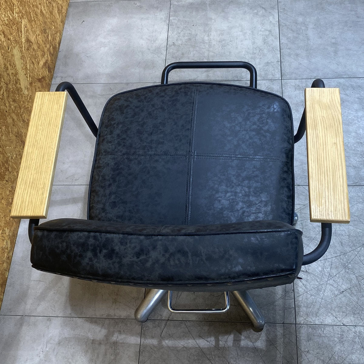 中古】マテリ スタイリングチェア『ハーネスコードⅡ』ブラックの卸