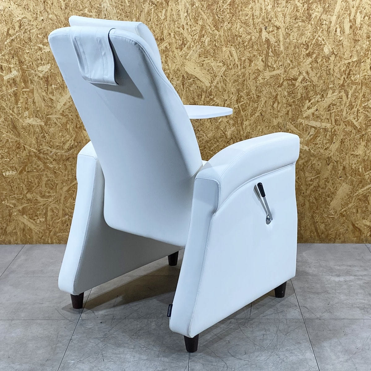 中古】タカラベルモント ネイルチェア 『REINE II Cil（レーヌ2 シル