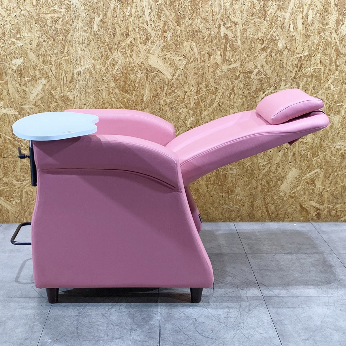 中古】タカラベルモント ネイルチェア 『REINE II Cil（レーヌ2 シル