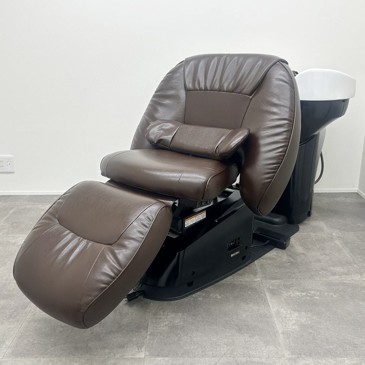 バックシャンプー用のシャンプー椅子のみ❗️お引き取り希望❗️ 美品】YUME NOBLE（ユメノーブル）の卸・通販 | ビューティガレージ