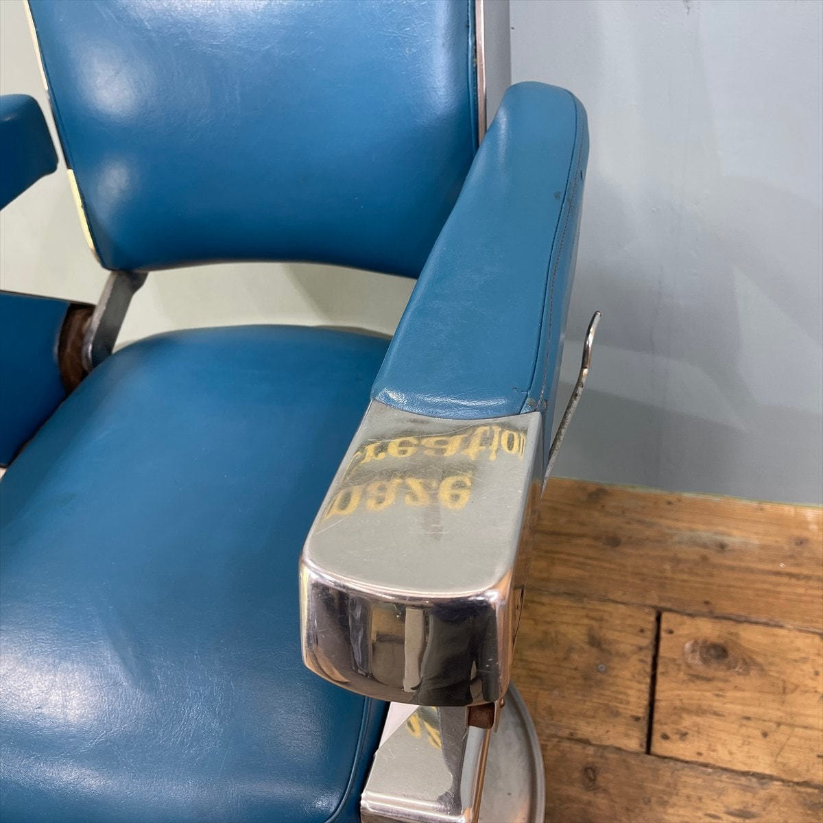 不朽の名機　タカラ57号　理容椅子 不朽の名機 タカラ57号 理容椅子 不朽の名機 タカラ57号 理容椅子