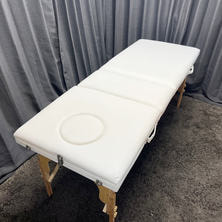 【中古】ビューティガレージ　軽量木製折りたたみリクライニングベッド 『EB-05DX（キャリーバッグ付）』 ホワイト