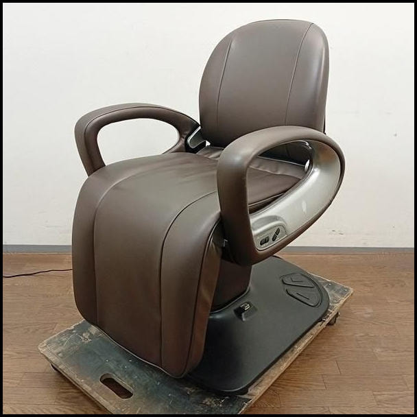 12/21まで！【値下げしました】中古:電動シャンプーチェア　Reserve　リザーブ　RS-001A　タキガワ　滝川 タキガワ Reserve リザーブ RS-001 ブラウン 訳あり品の卸・通販