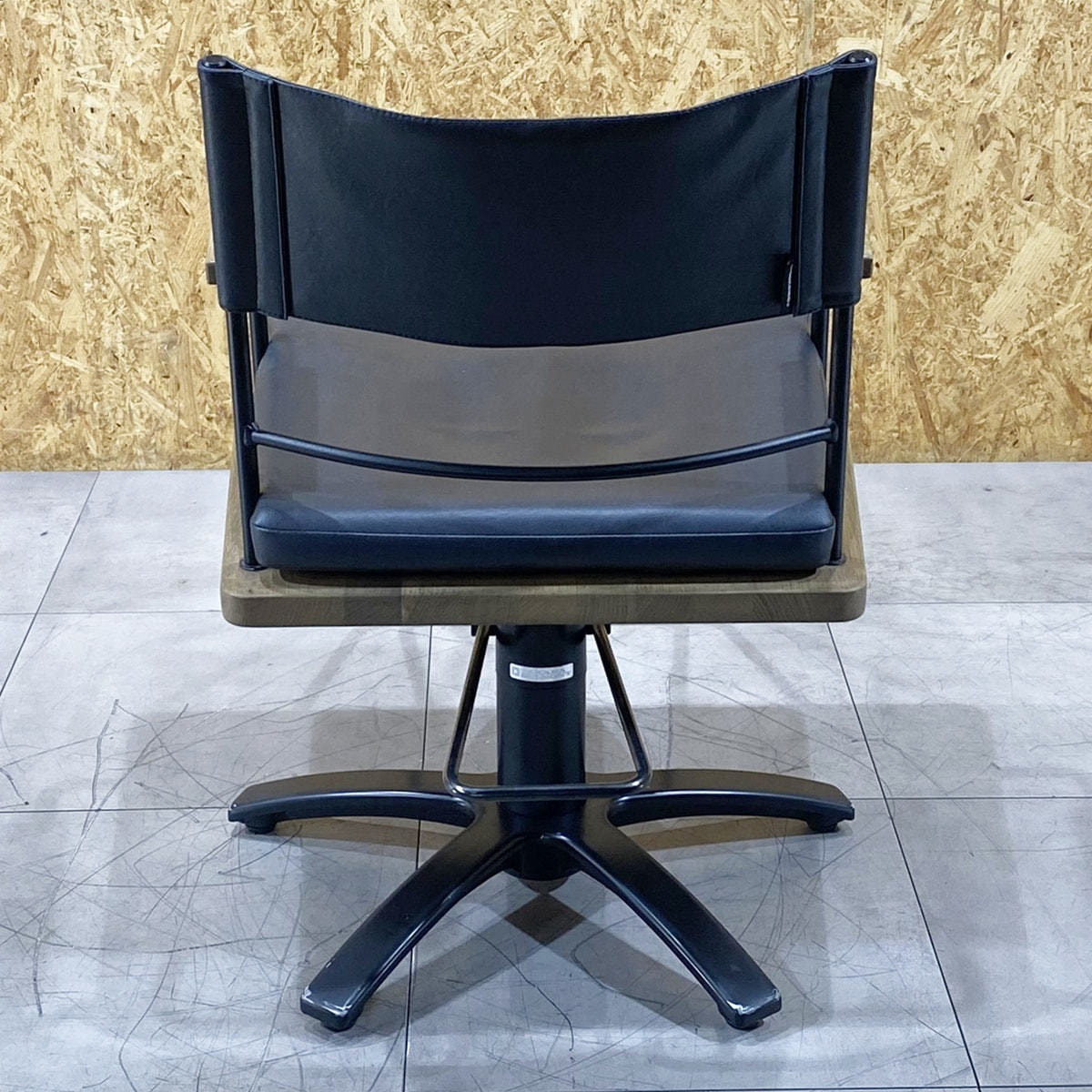 nepi　タカラベルモント　r.a.f #02 ブラック r.a.f #02[ゼロニ]|スタイリングチェア | 製品情報 | タカラベルモント