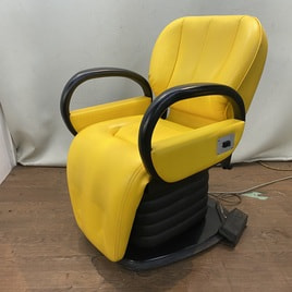 【中古】シャンプー椅子※こちらはたのめる便を利用します 中古】シャンプー椅子※こちらはたのめる便を利用します - メルカリ