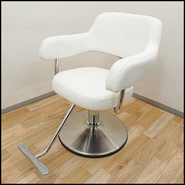 タカラベルモント Minamo ミナモ ホワイト 純正レザー 丸ベースの卸