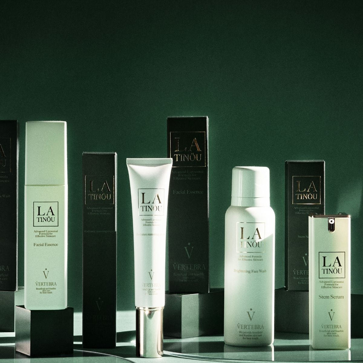 LATINOU（ラティーヌ） フェイシャルエッセンス　120ml LATINOU（ラティーヌ） フェイシャルエッセンス 120mlの卸・通販